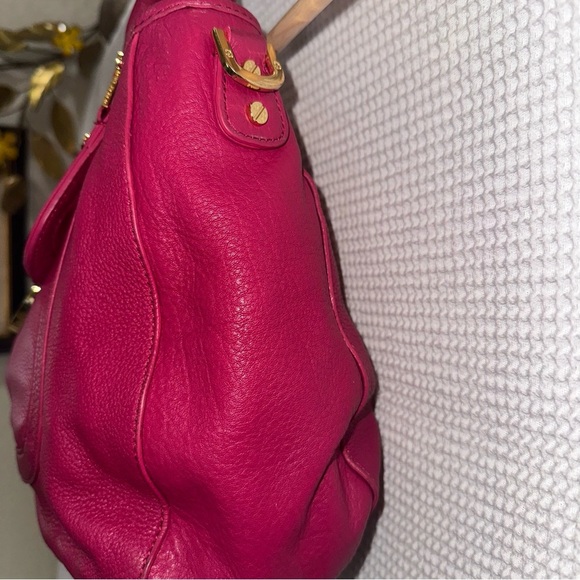Tory Burch Amanda Magenta Pink Pebbled Leather Hobo Shoulder Bag w/Tassel Charm - Picture 5 of 16